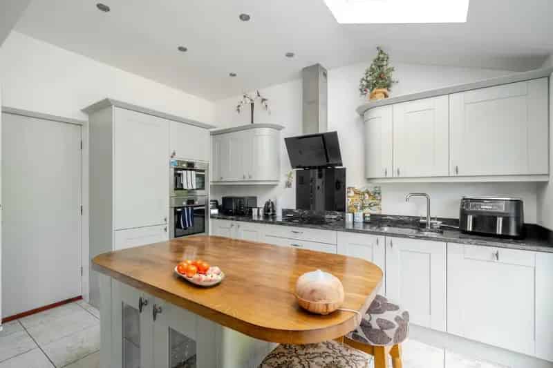 4 bedroom House
 For Sale