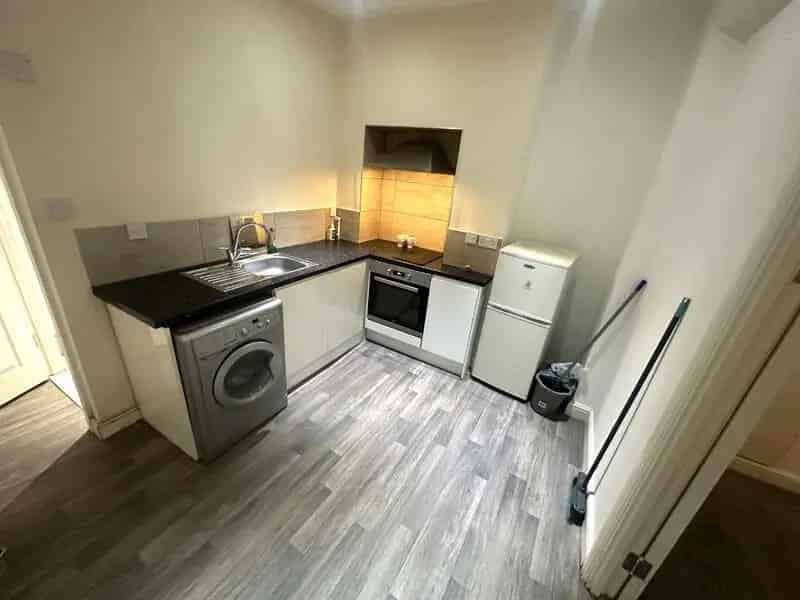 Studio Flat to Rent Near Amenities and Transport