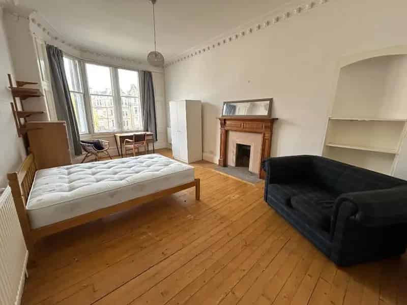 3 Bedroom Flat to Rent Edinburgh