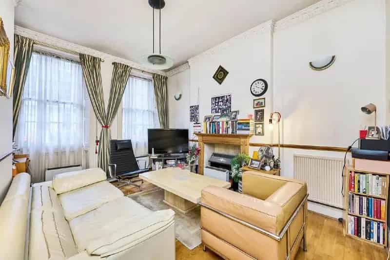 3 Bedroom Georgian Conversion Apartment