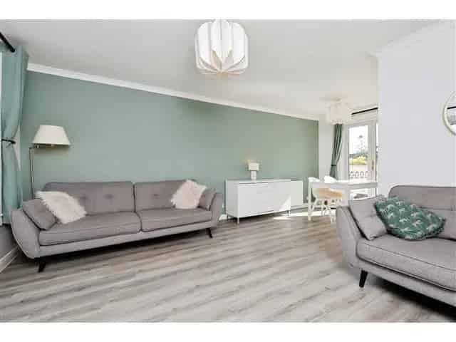 3 Bedroom Terraced House for Sale in Bishopbriggs