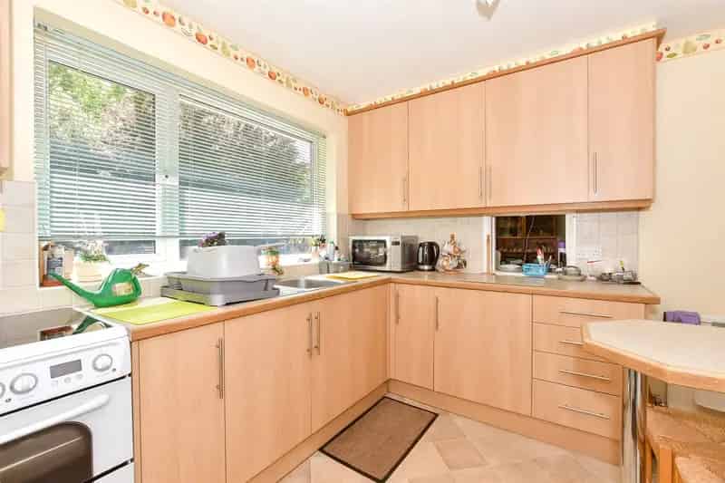 2 Bedroom Detached Bungalow for Sale in Ewhurst Village
