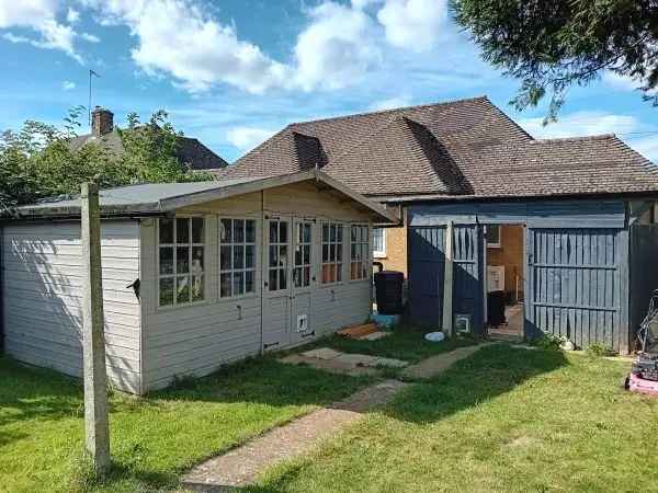 Bungalow For Rent in Cherwell District, England