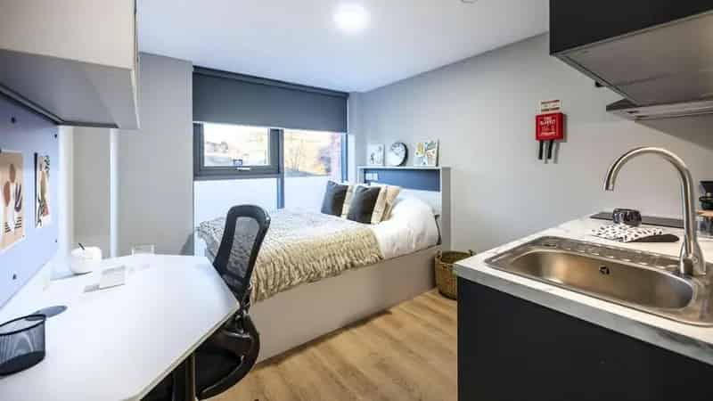 Glasgow Student Studio Apartment - Modern Amenities