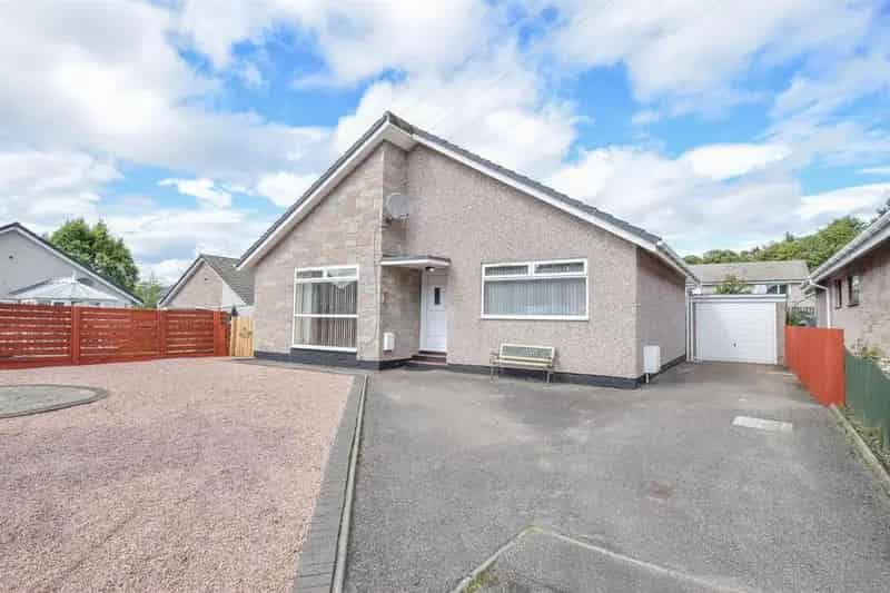 3 Bedroom Detached Bungalow for Sale