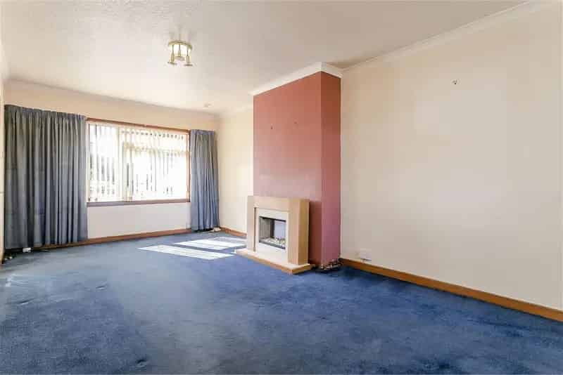 2 Bed End Terrace House Roslin with Garden and Driveway