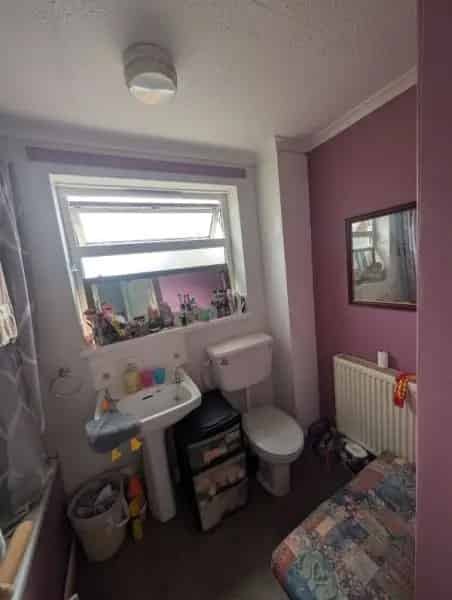Ground Floor Flat Near Holmebrook Valley Park