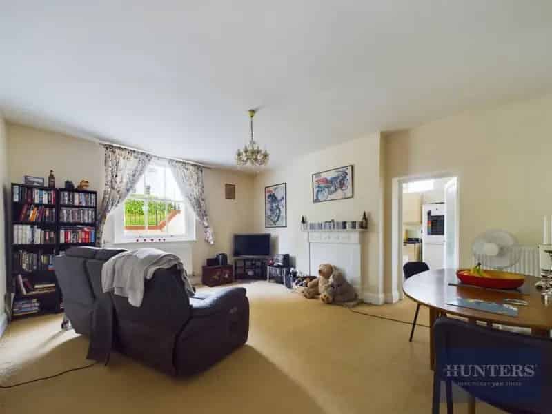 2 bedroom Flat
 For Sale