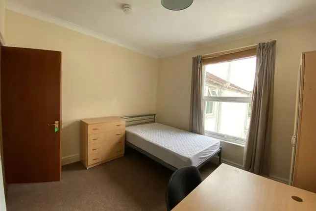 6 Bedroom Student House Horfield BS7 Academic Year 2025