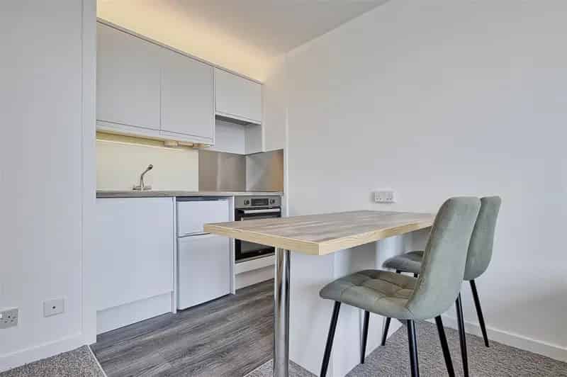 0 Bedroom Studio Apartment Cambridge CB4 - Modern & Furnished