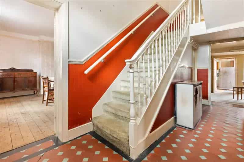 6 Bedroom Semi-Detached House Scotter