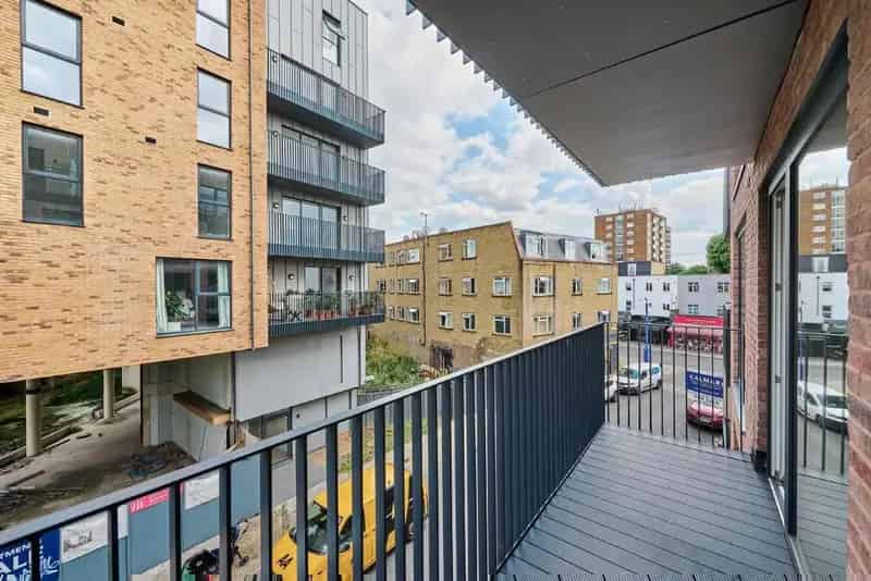 Brand New 2 Bedroom 2 Bathroom Luxury Apartment