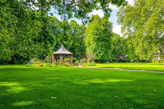 3-Bedroom Maisonette Royal Crescent Notting Hill Family Home Garden