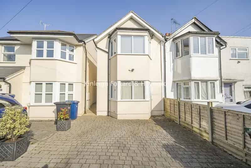 23 Bedroom Semi Detached House 904 Sq Ft Driveway Chain Free 2019