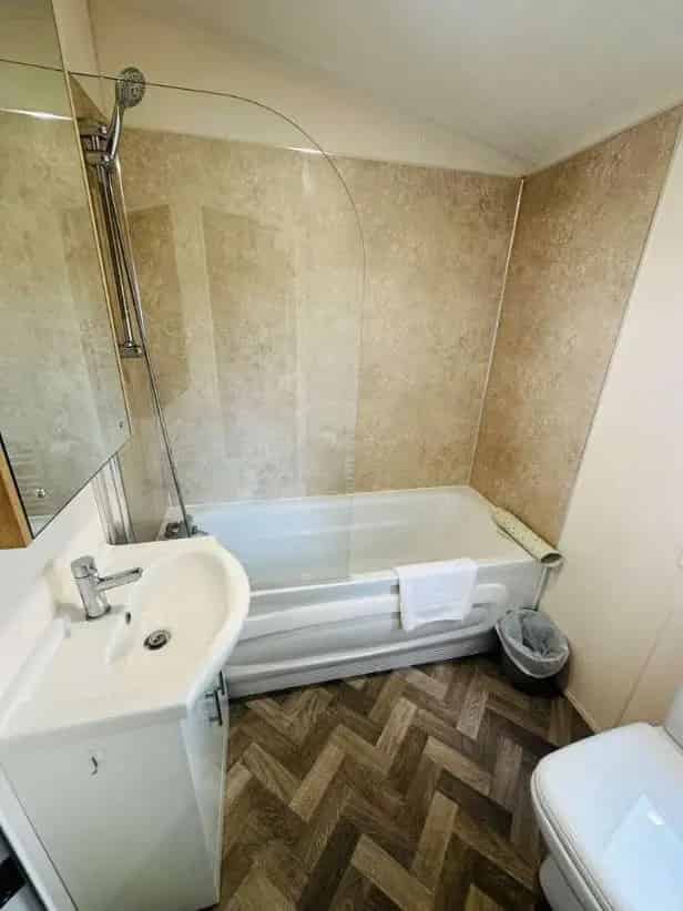 2 Bed 2 Bath Modern Lodge for Sale