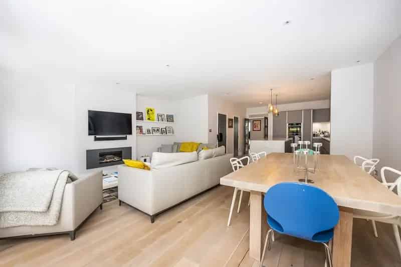 3 Bedroom Detached House Wimbledon Short Let