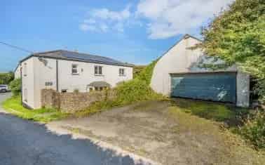 Two Period Cottages with 0.6 Acres, Awaiting Your Vision