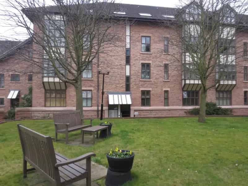 2 bedroom House
 To Let 
Total Size: 603 SQ FT