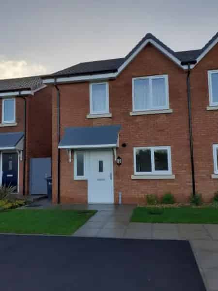 3 Bedroom House in Uttoxeter Near Schools and Shops