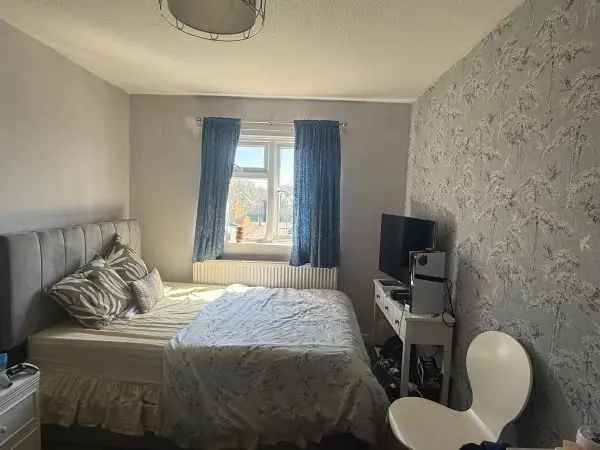 One Bedroom Property with Potential for Two Bedrooms