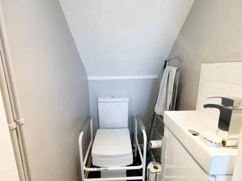 2 bedroom House
 For Sale 
Total Size: 603 SQ FT