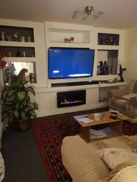 2-3 Bed House Needs Work Garden Ground Floor Suitable Dog Owners