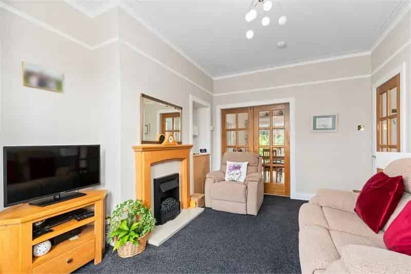 2 Bed Semi-Detached House with 2 Reception Rooms