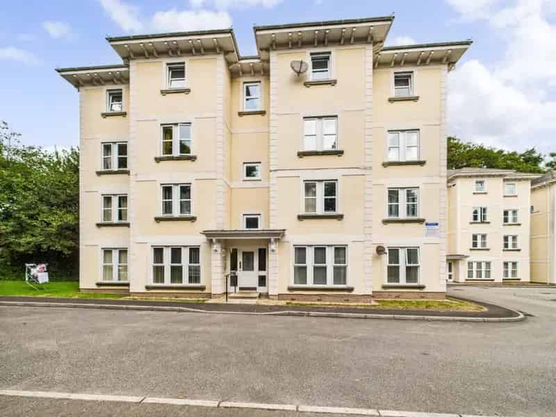 2 Bedroom Apartment For Sale in Sylvan Court