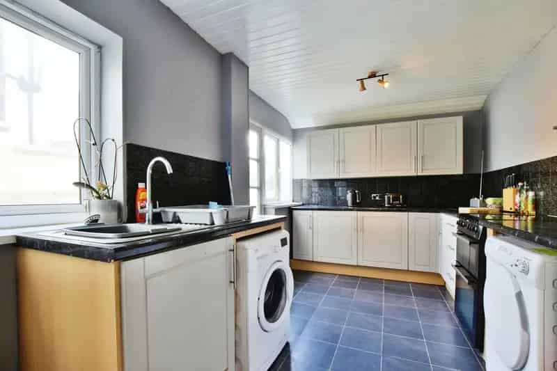 3 Bed Mid Terraced House Broadheath Altrincham