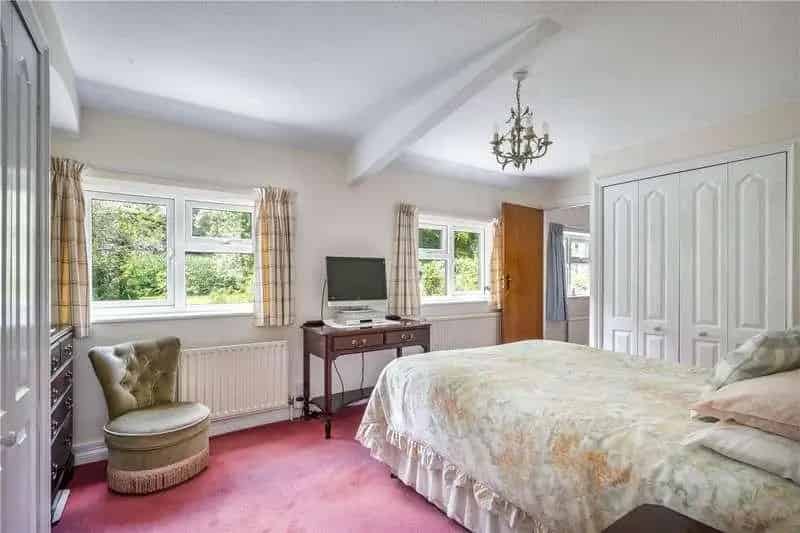 4 bed house for sale