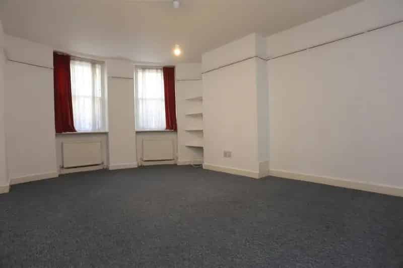 4 Bedroom Maisonette Kemptown Central - Spacious Family Home
