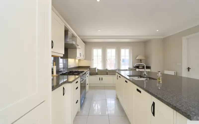 4 bed house for sale