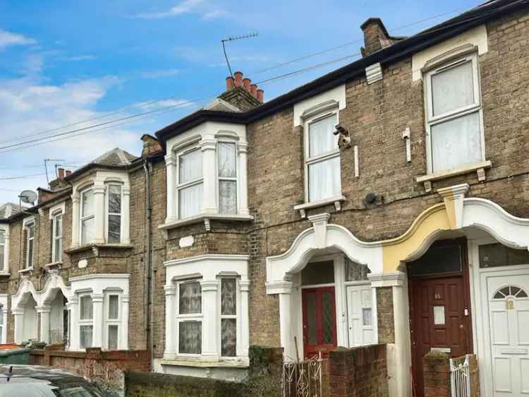 3 Bedroom Flat for Sale in London E16