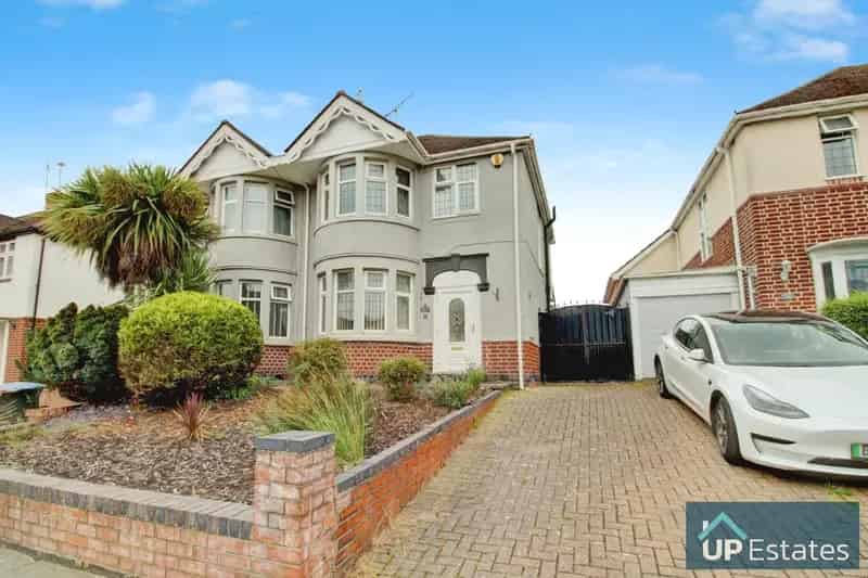 3 Bedroom Semi Detached House to Rent Poets Corner Wyken