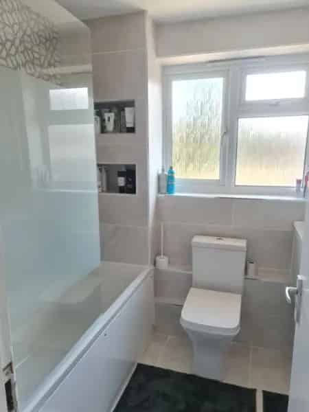 3 Double Bedrooms End of Terrace House