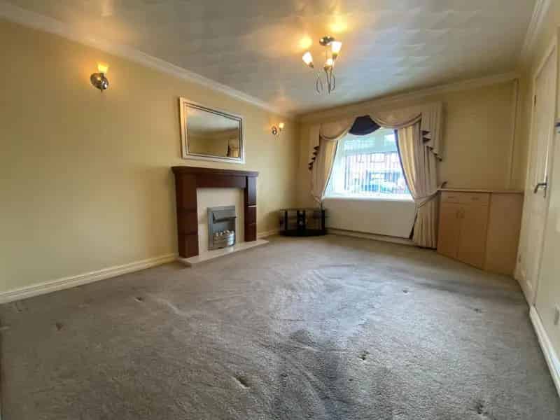 2 bed house for sale
