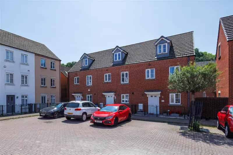 3 Bedroom Townhouse for Sale in Radyr