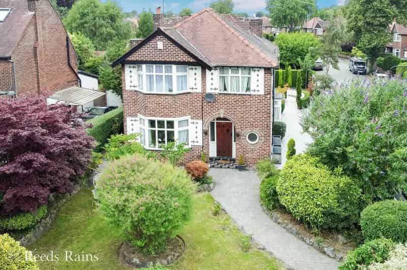 4 Bedroom Detached House for Sale in Sale Greater Manchester