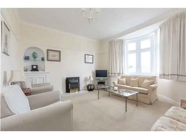 3 Bedroom Detached Bungalow for Sale in Blackhall Edinburgh