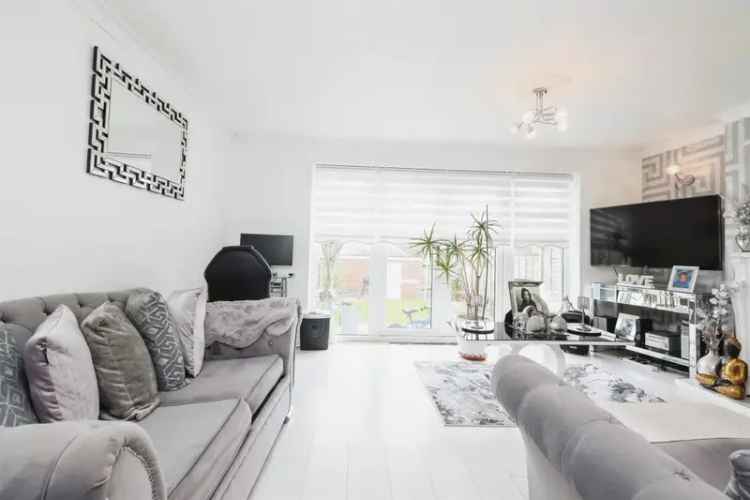 3 Bed House in Bartley Green Spacious Family Home