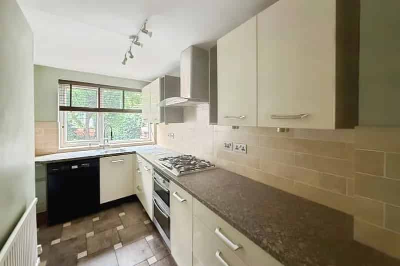 Beverley Town Centre Cottage: 3 Bed Period Home