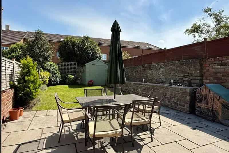 5 Bedroom Semi Detached House for Sale Near Gloucester Road
