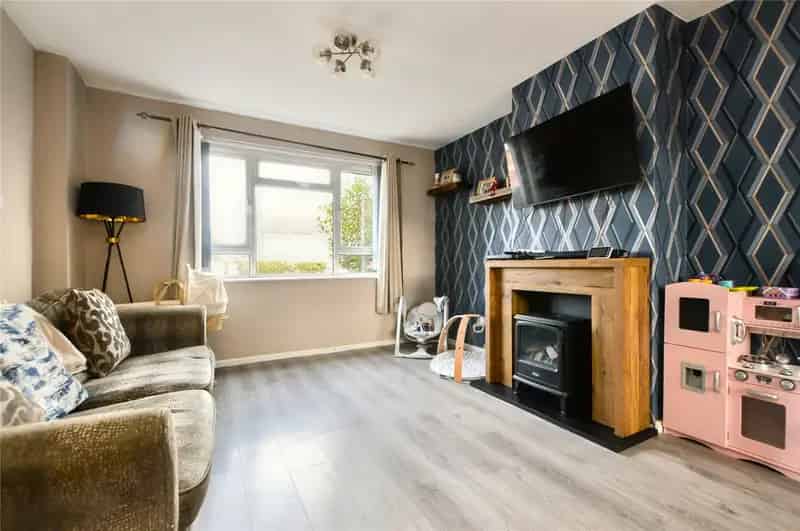 Two Bedroom Semi-Detached House in Woodlesford
