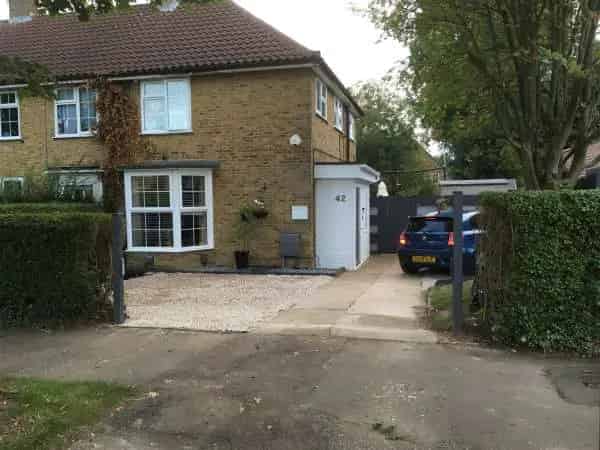2 Bed House with New Kitchen & Bathroom, Massive Garden