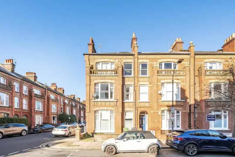 Two Double Bedroom Garden Flat Elegant Period Building