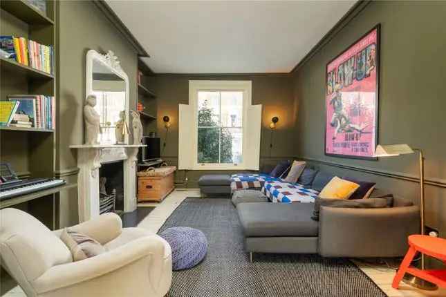5 Bedroom Family House with Private Garden Fentiman Road London SW8