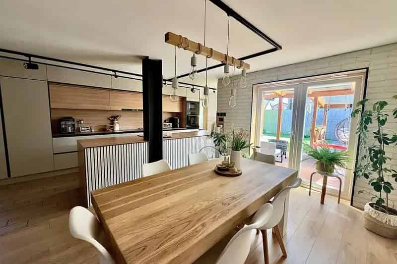 Three Bedroom Detached House Boston