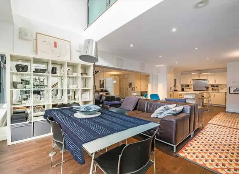 Spacious 1-Bed Flat near Bow Road Station - 893.4 Sqft