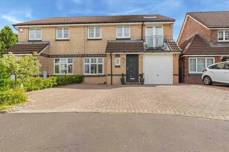 4 Bedroom Semi Detached House For Sale