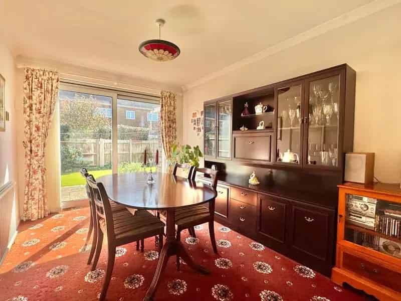 3 Bedroom Semi Detached House Folkestone Kent